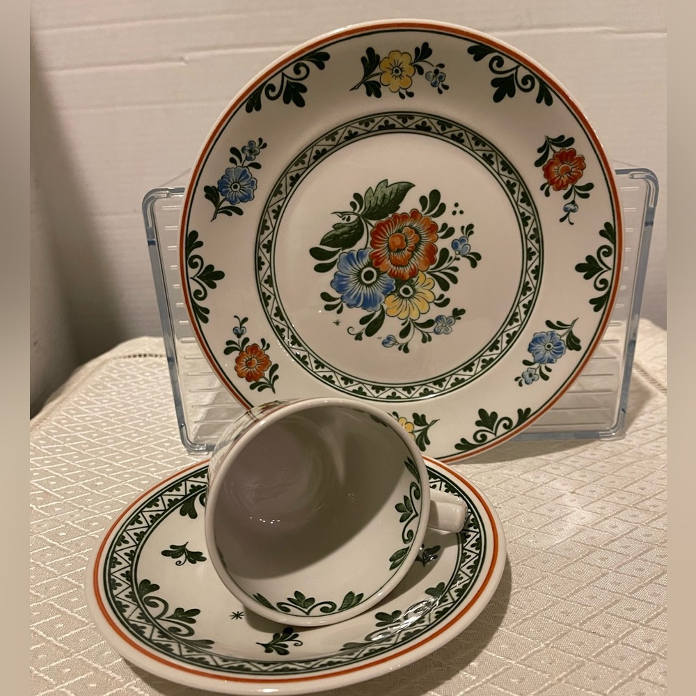 Villeroy & Boch Alt Amsterdam Trio Porcelain Set. - Picture 2 of 5
